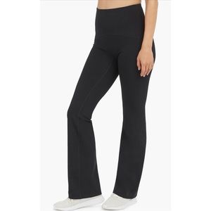 NWT Spanx Booty Boost Flare Yoga Pant - Petite Large